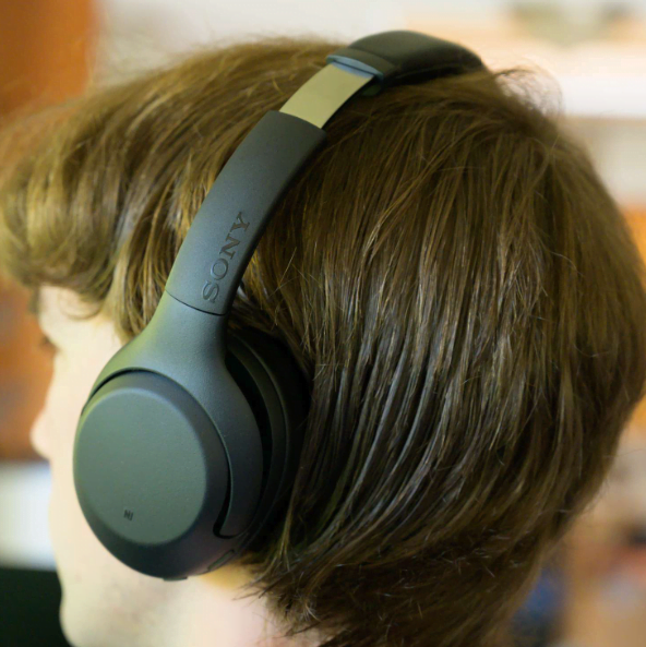 शोर मचाए बिना, मस्ती में खो जाएं - Sony WH-XB900N वायरलेस हेडफोन्स के साथ : Best Headphone Sony WH-XB900N 2 Best Headphone Sony WH-XB900N